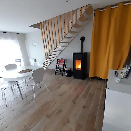 Maison Bord De Mesquer